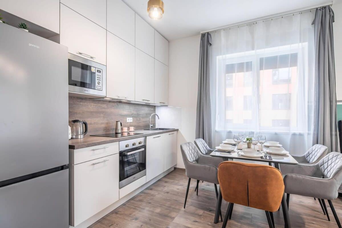 Brand New - Modern & Comy At River